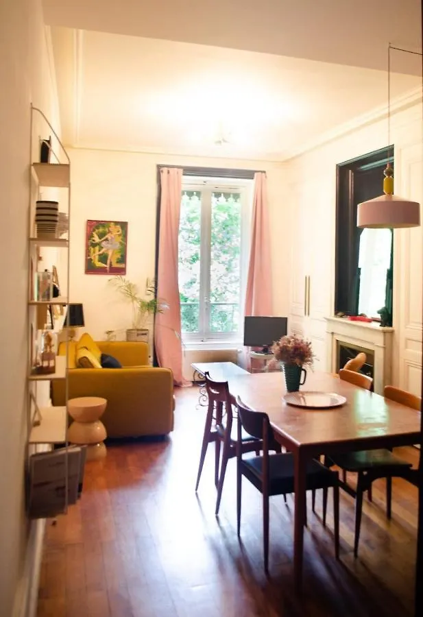 Chez Julie - Metro Garibaldi - University Apartment Lyon