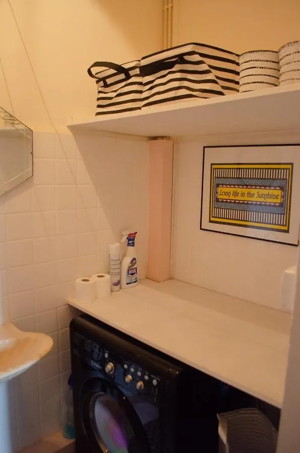 Chez Julie - Metro Garibaldi - University Apartment Lyon 0*,  France